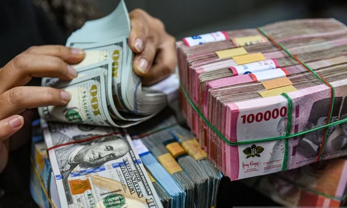 <p>Rupiah Masih Akan Melemah Efek Negosiasi AS-China</p>