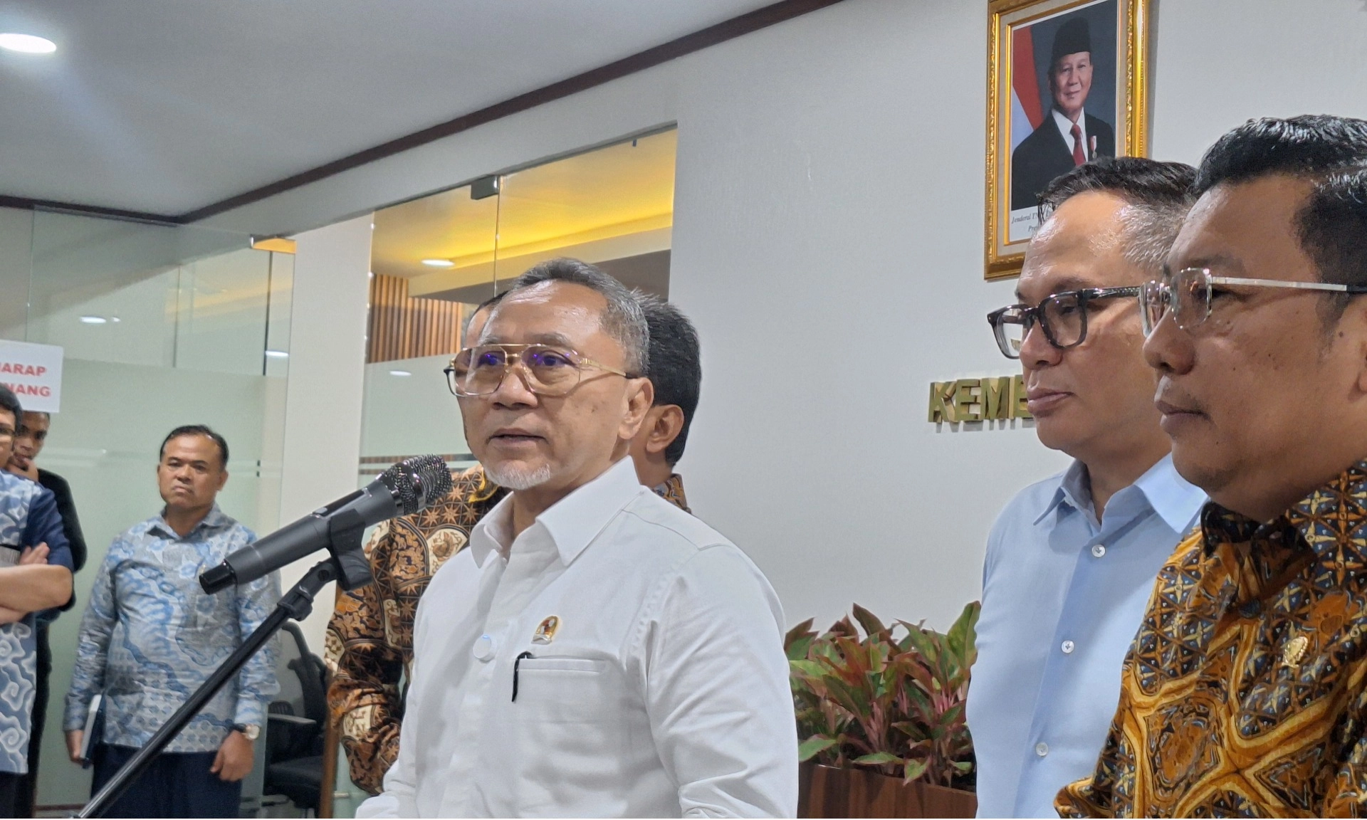 <p>Fokus Sapi Hidup, Zulhas Kurangi Impor Daging Beku</p>