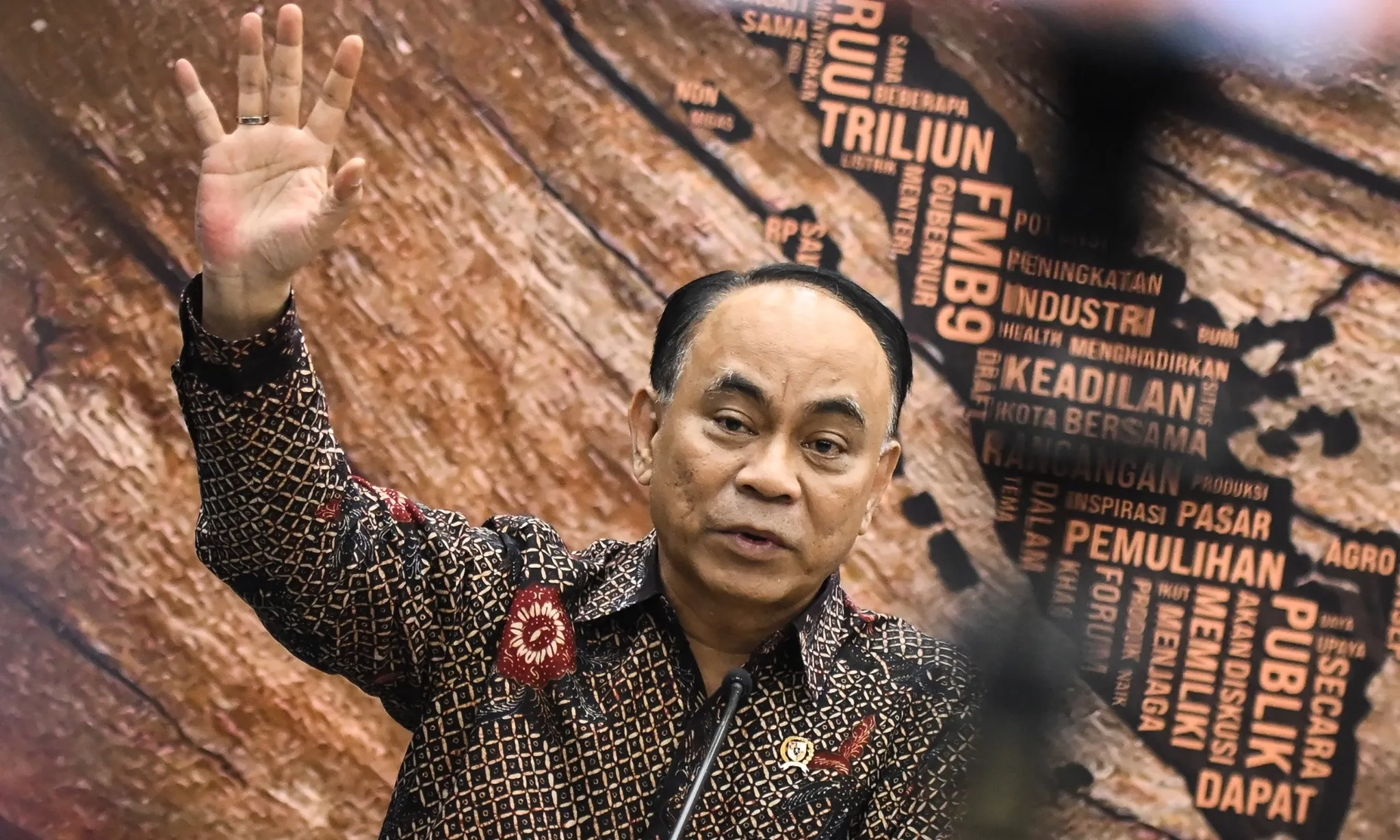 <p>Pengamat Harap Polri Tak Lindungi Budi Arie</p>