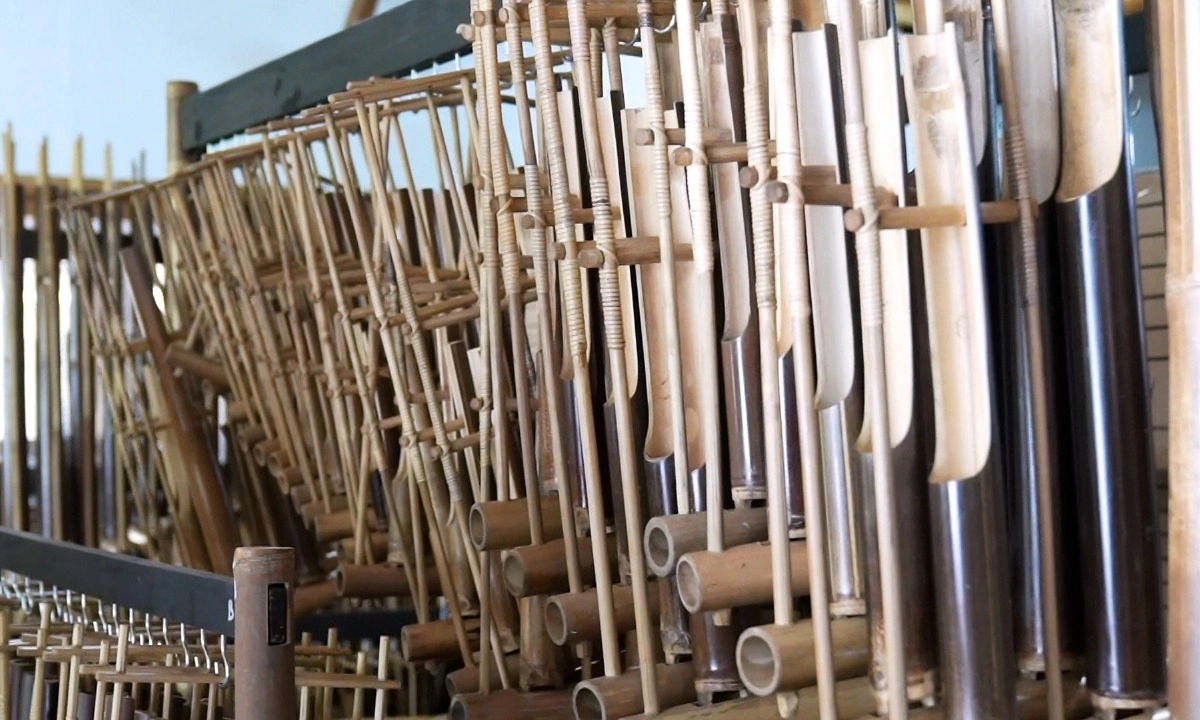 <p id="isPasted">Urgensi Pengelolaan Hak Cipta Musik Tradisi</p>