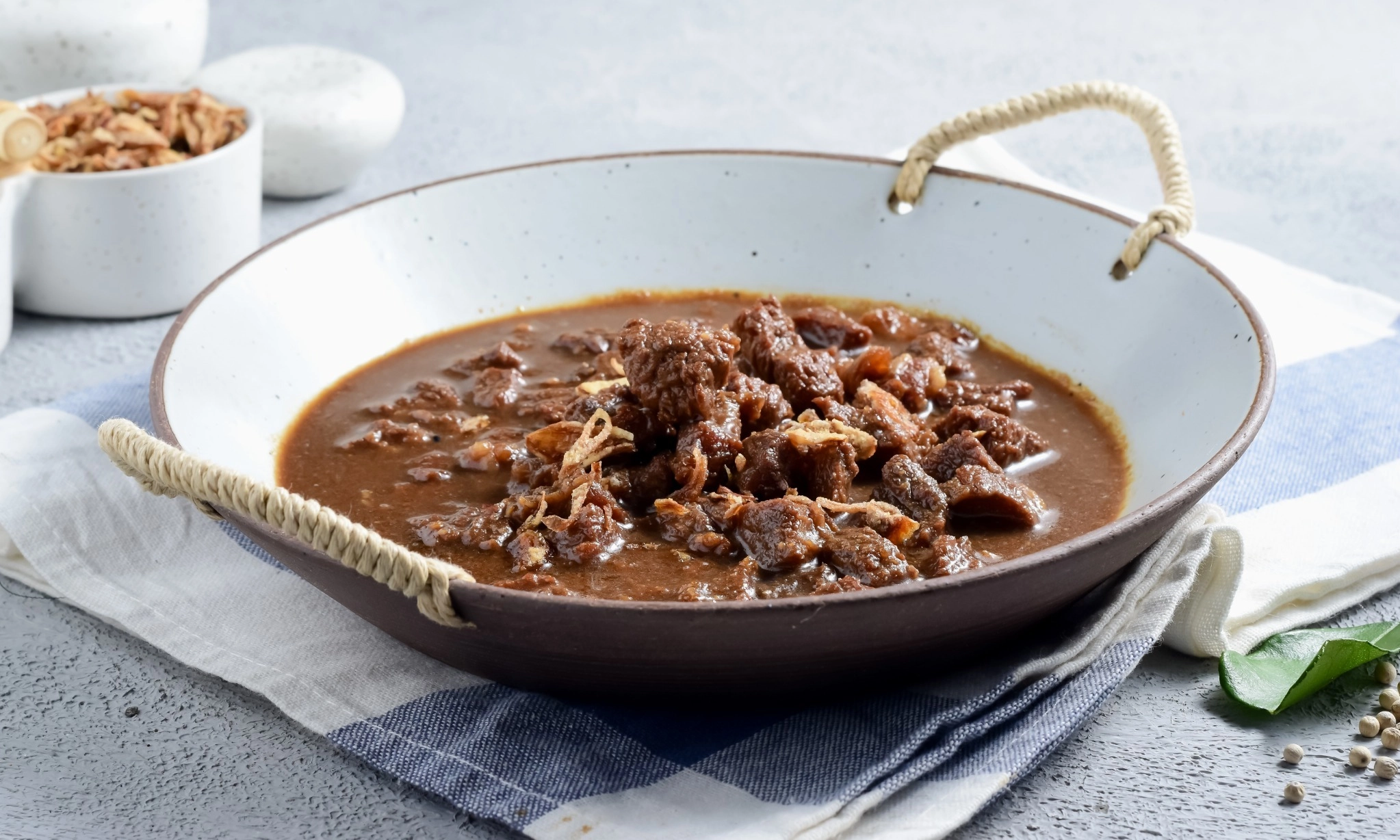 <p dir="ltr" id="isPasted">Panduan Aman Konsumsi Daging Kambing Saat Idul Adha</p>