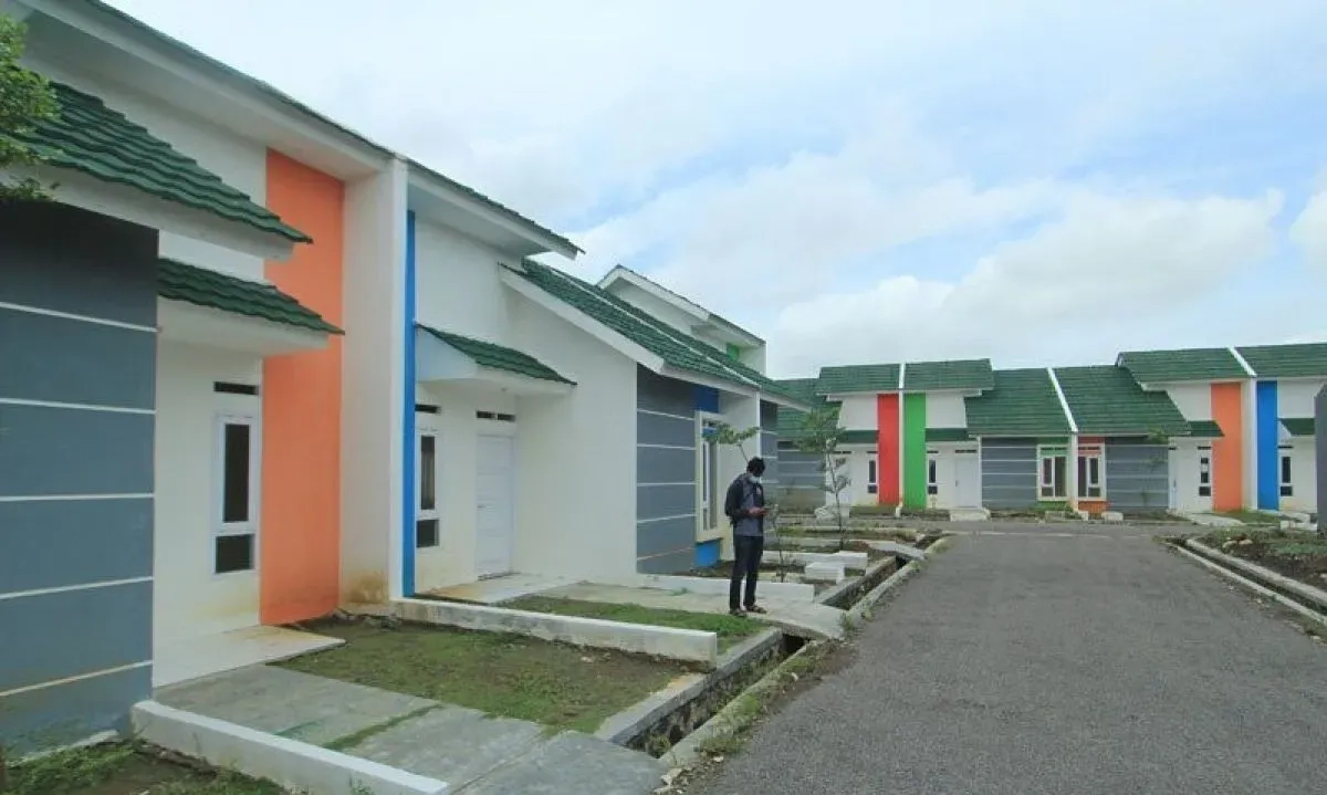 <p>Marak PHK dan Ekonomi Melambat, OJK Waspadai KPR Macet</p>