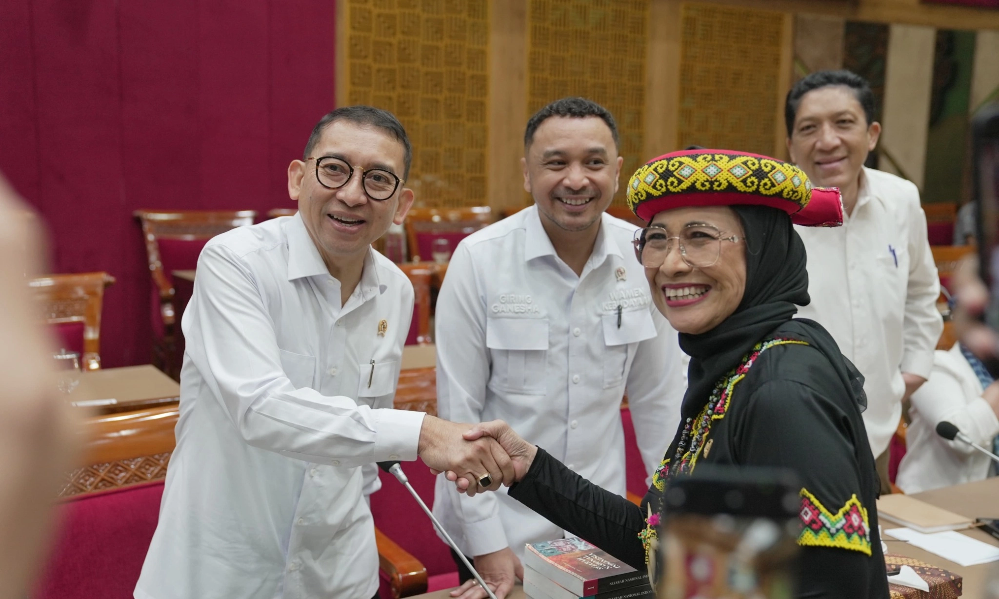 <p dir="ltr" id="isPasted">Isi dan Urgensi Buku Sejarah Indonesia Yang Disusun Kemenbud</p>