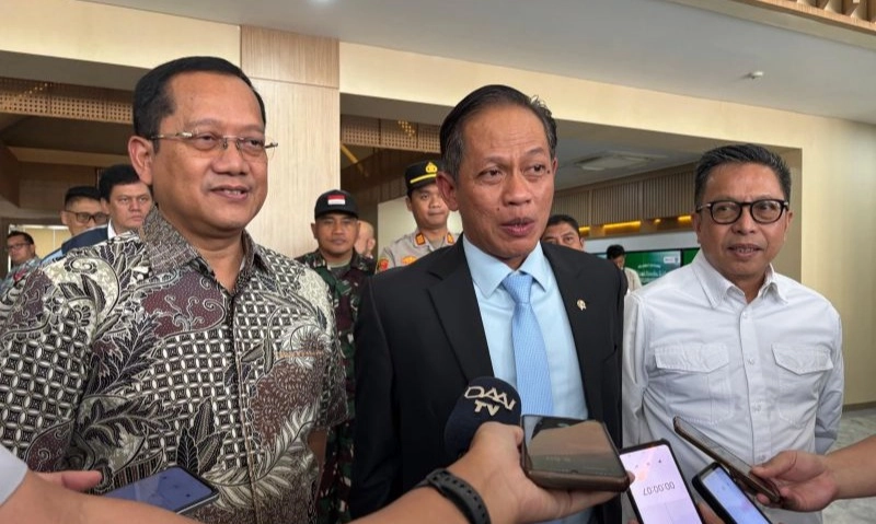 <p>Tangani Polusi, Menteri LH Akan Datangi 48 Kawasan Industri Jabodetabek</p>