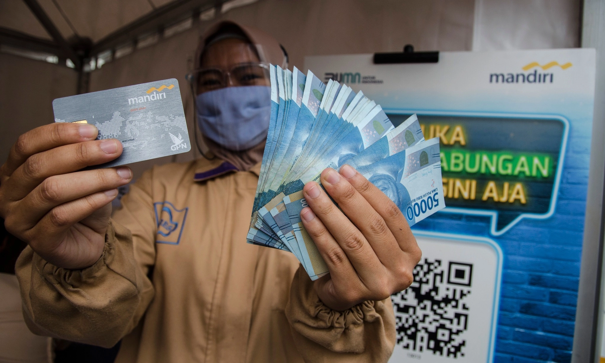 <p id="isPasted">Ekonom: Enam Insentif Ekonomi Bisa Dongkrak Daya Beli Masyarakat</p>