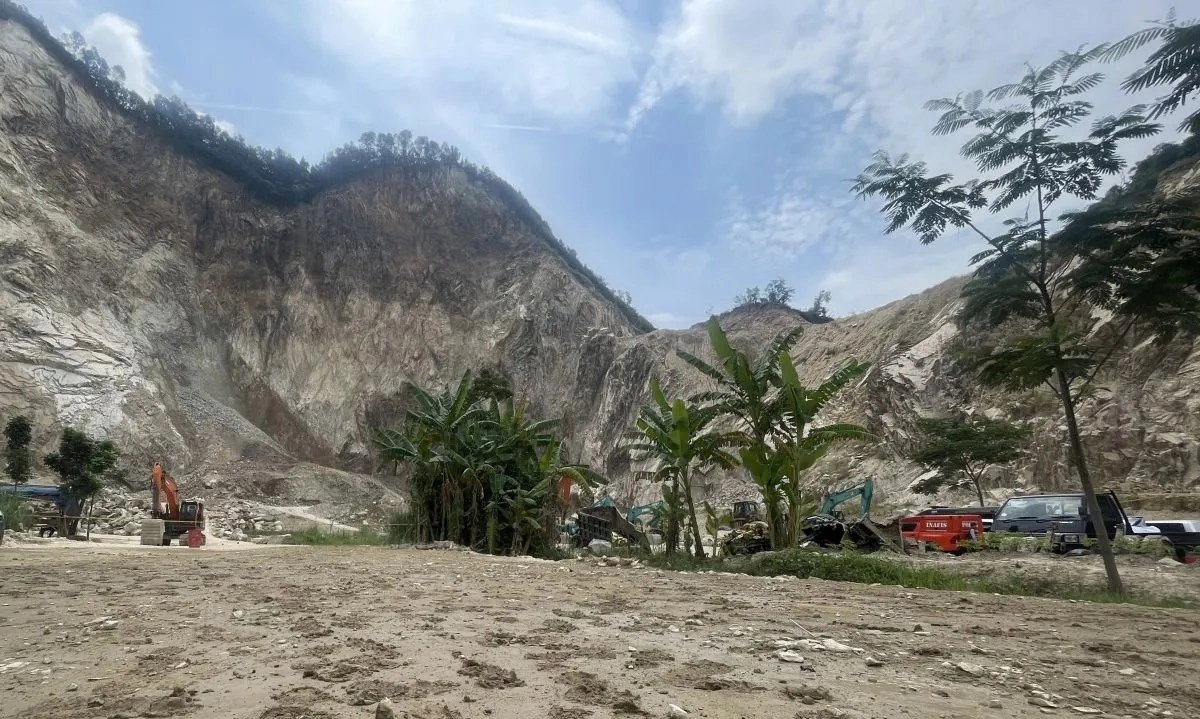 <p>ESDM Data 176 Titik Tambang Ilegal di Jabar</p>