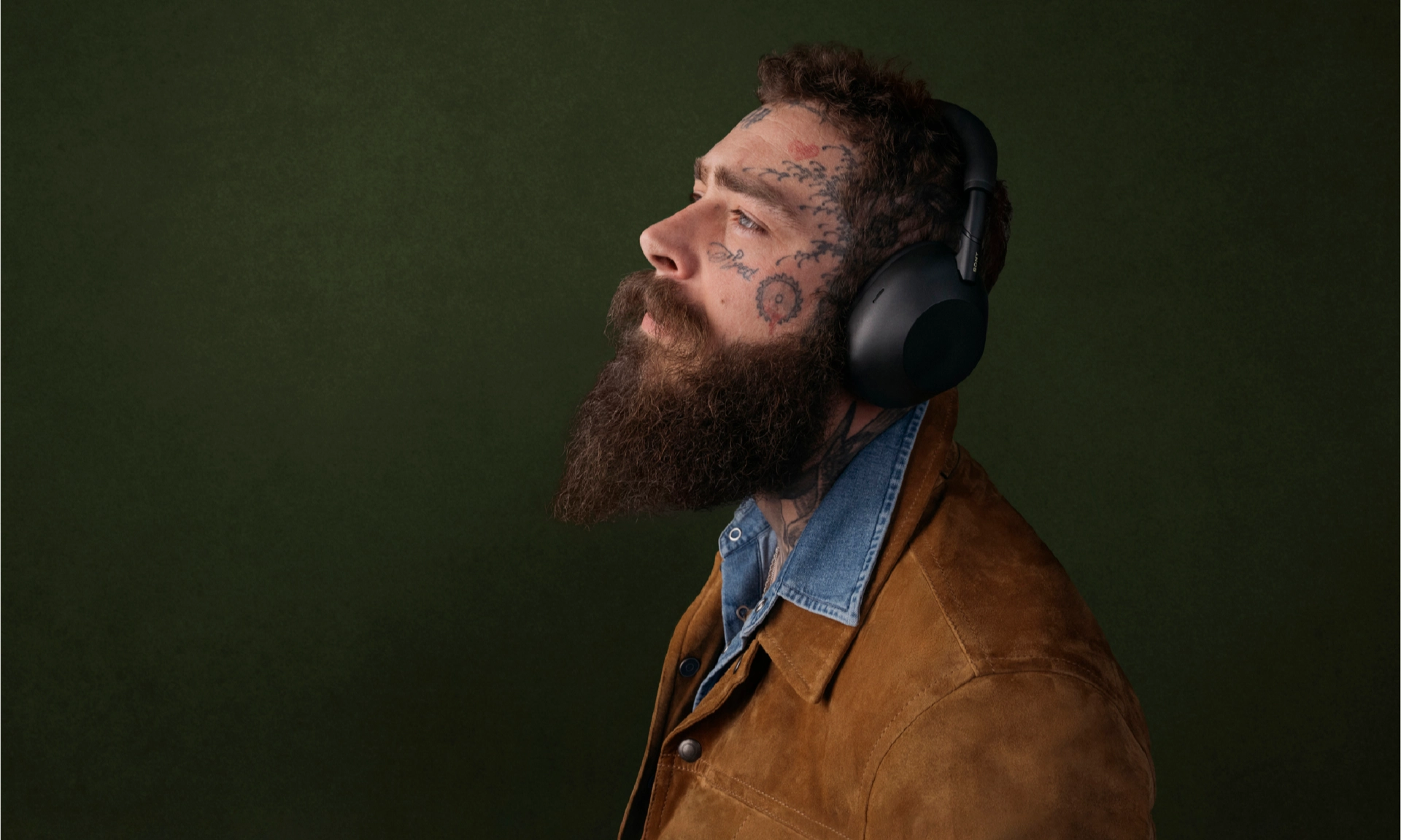 <p dir="ltr" id="isPasted">Dijual Rp7,4 Juta, <em>Headphone&nbsp;</em>Sony WH-1000XM6 Makin Unggul Redam Bising</p>