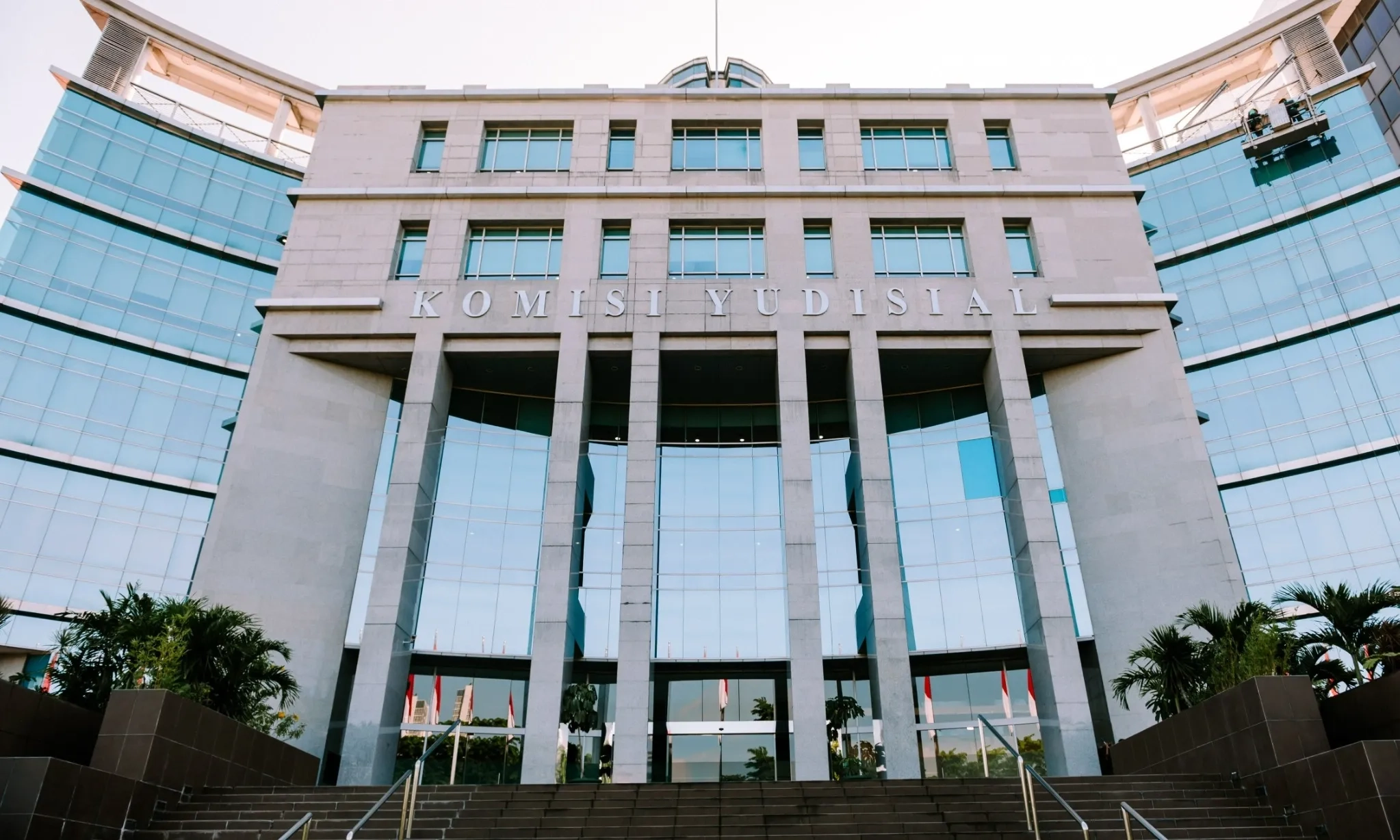 <p>Pansel Buka Pendaftaran Seleksi Anggota Komisi Yudisial</p>