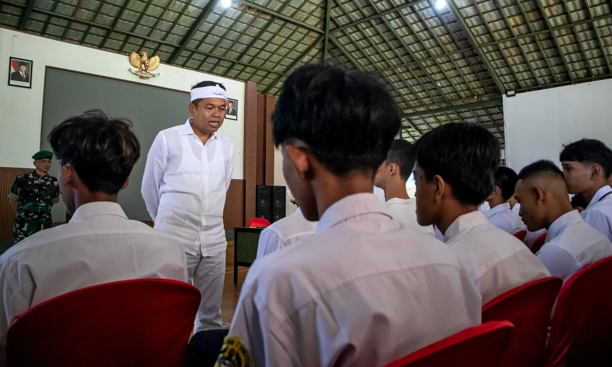 <p>DPR Minta Dedi Mulyadi Kaji Ulang Jam Malam Pelajar</p>