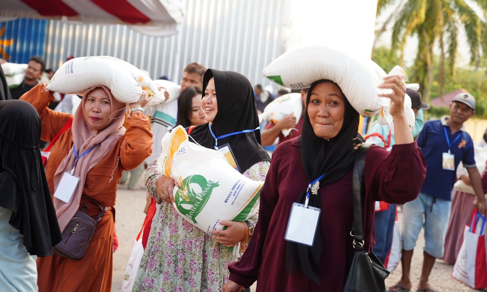 <p>Bapanas Pastikan Bantuan Beras Juni-Juli 2025 Ke 18,3 Juta KPM Tepat Sasaran</p>