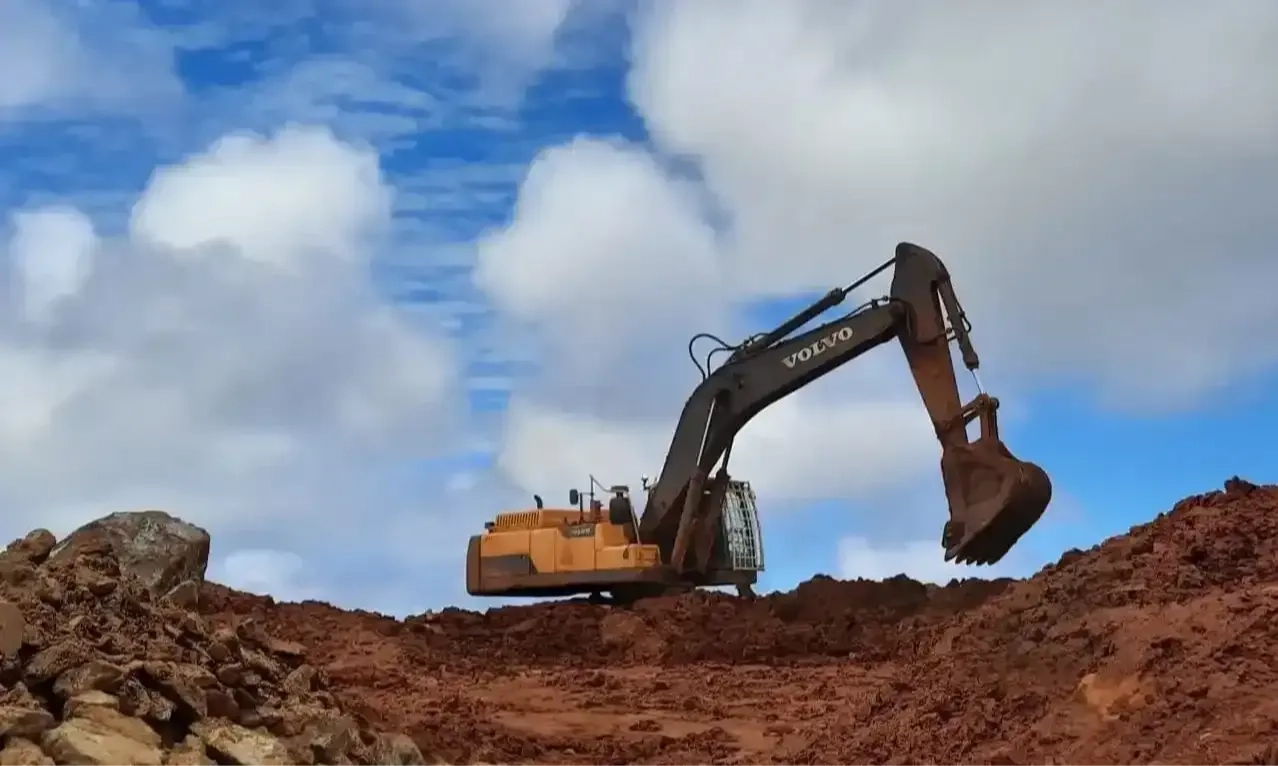 <p id="isPasted">Ada Izin Tambang Dari Pusat Dan Daerah, Begini Historinya</p>