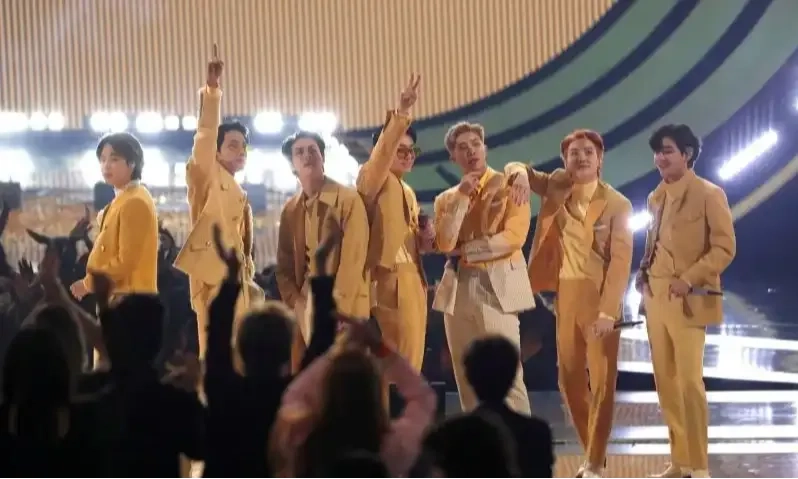 <p>Para Member Bebas Tugas, BTS Siap <em>Comeback&nbsp;</em>Dengan Formasi Penuh</p>