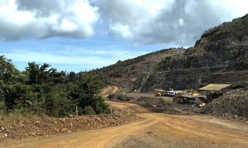 <p>Izin Tambang PT Gag Nikel Di Raja Ampat Tak Dicabut, DPR Ingatkan Ini</p>