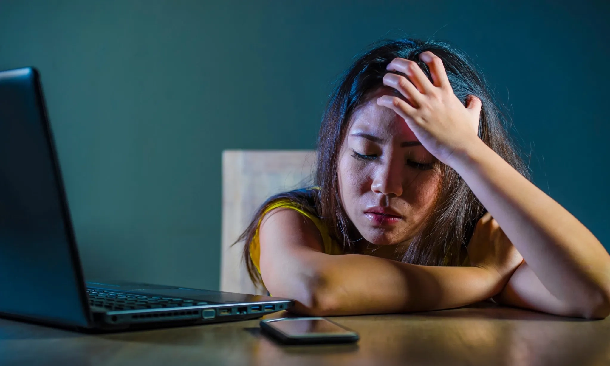 <p id="isPasted">Terkurung Dampak Media Sosial</p>