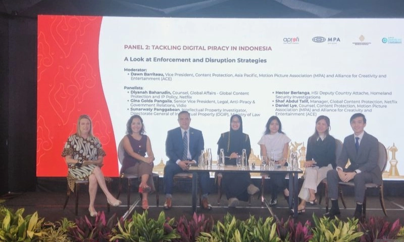 <p dir="ltr" id="isPasted">Industri Tumbuh, Pengentasan Pembajakan Film Perlu Diperkuat</p>