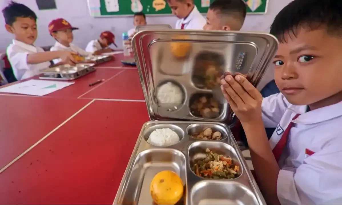 <p id="isPasted">Andalkan MBG, Luhut Optimis Ekonomi RI Bisa Tumbuh Sampai 9%</p>