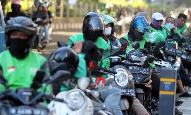 <p id="isPasted">Grab Nilai Skema Pengangkatan Karyawan Rugikan Mitra Pengemudi</p>