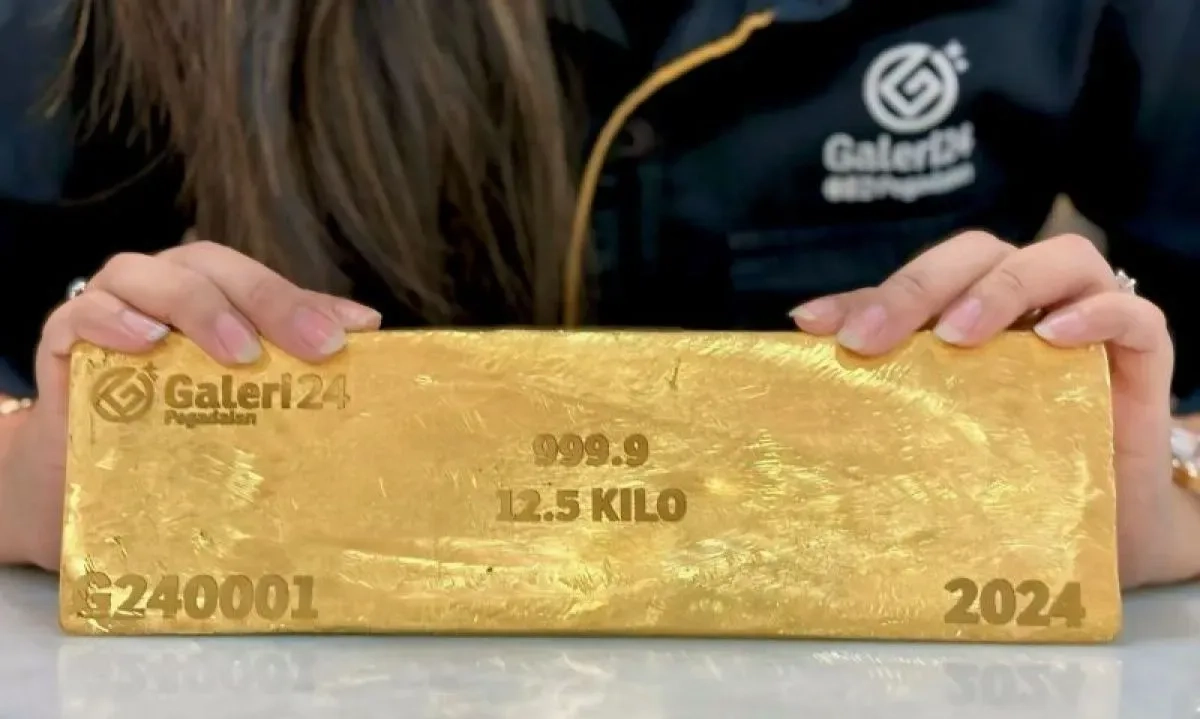 <p>Lagi, Harga Emas Antam 14 Juni Naik Rp9.000 Jadi Rp1,96 Juta Per Gram</p>