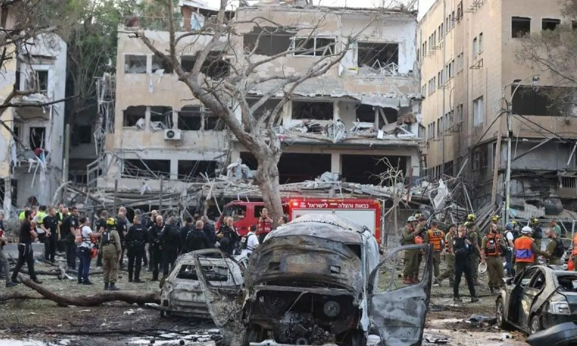 <p>Puluhan WNI Terjebak Konflik Iran-Israel</p>