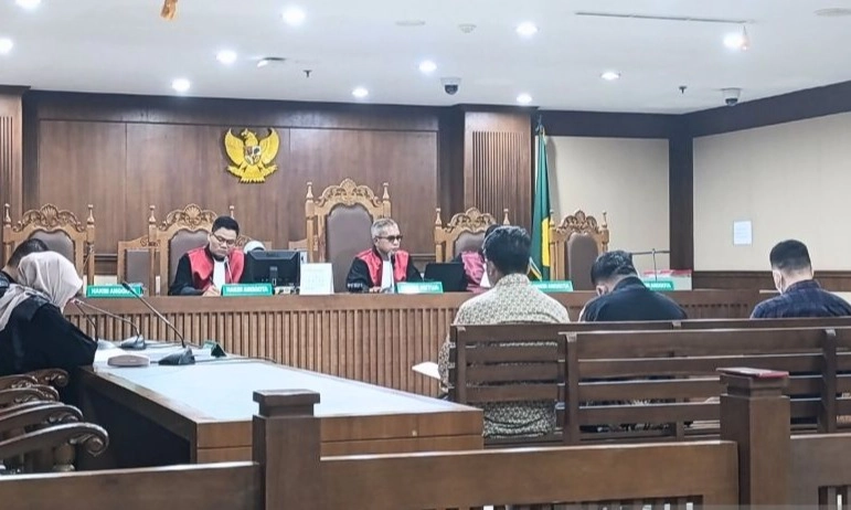 <p>Tilap Uang Barbuk, Mantan Jaksa Dituntut 4 Tahun</p>