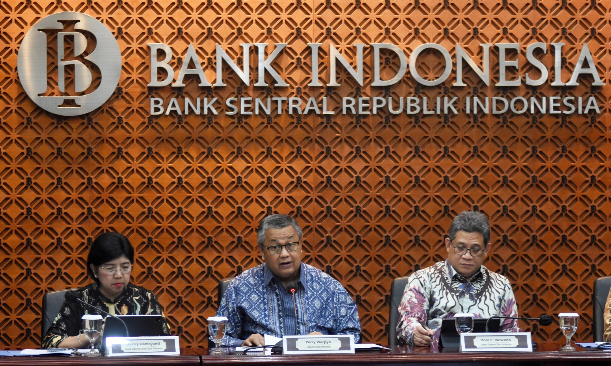 <p id="isPasted">BI Masih Tahan Suku Bunga Di Level 5,50% Pada Juni 2025</p>