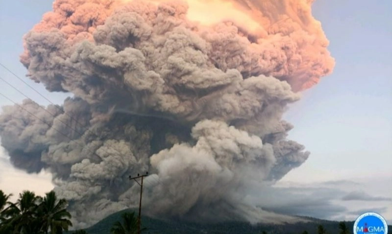 <p>BNPB Belum Ada Informasi Korban Letusan Gunung Lewotobi Laki-laki</p>