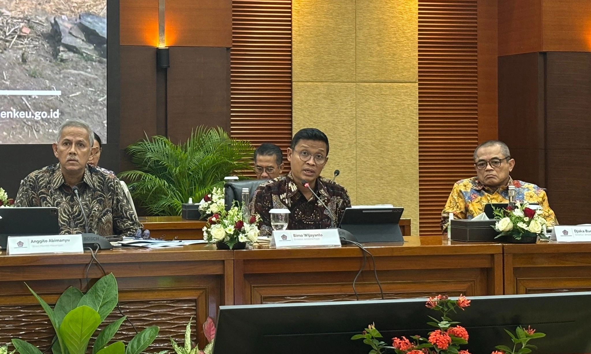 <p id="isPasted">Ditjen Pajak Gandeng Polri Optimalkan Penerimaan Negara &#39;Abu-Abu&#39;</p>