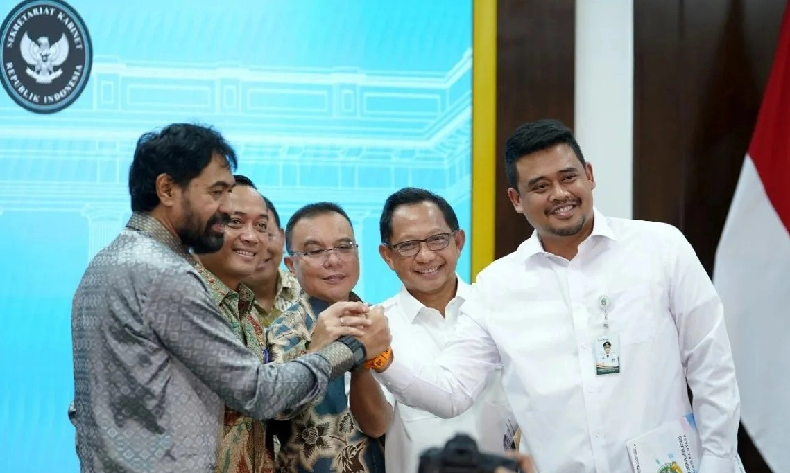 <p>Sengketa 4 Pulau Rampung, Pemerintah Rapikan Arsip Kewilayahan</p>