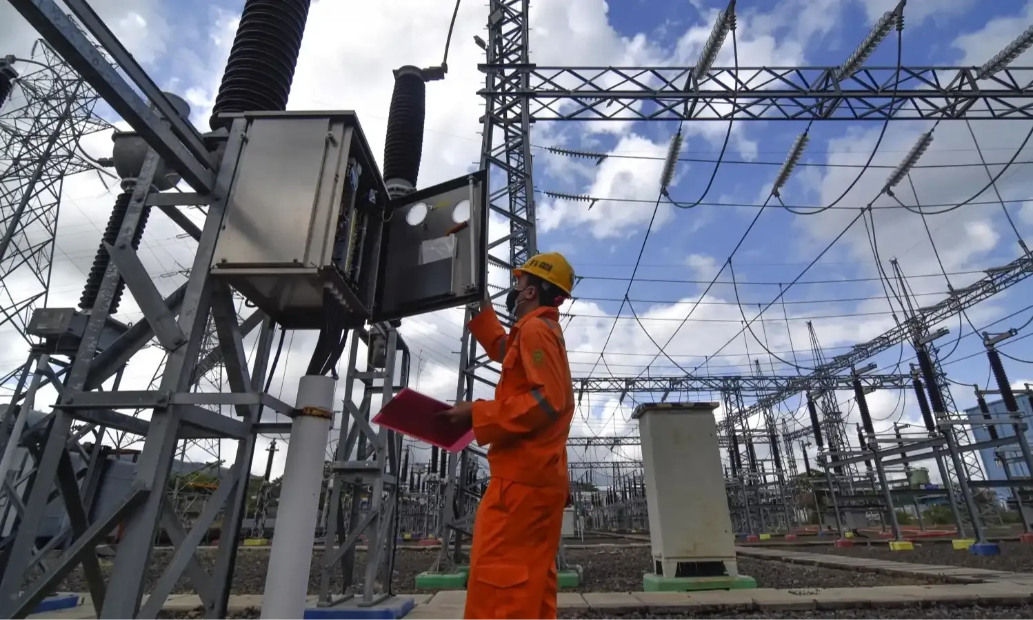<p id="isPasted">Pertamina NRE Lirik Peluang Jadi Pemain Utama Di ASEAN Power Grid</p>