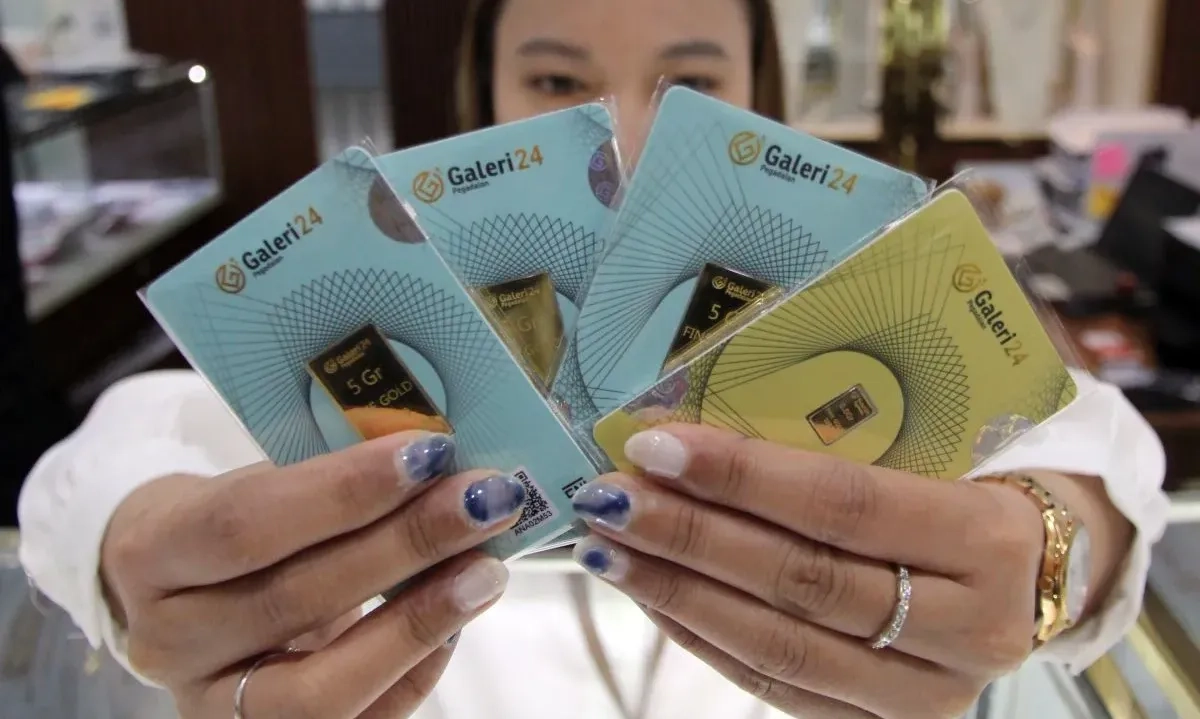 <p>Turun Lagi, Harga Emas Antam 19 Juni 2025 Jadi Rp1,937 Juta/Gram</p>