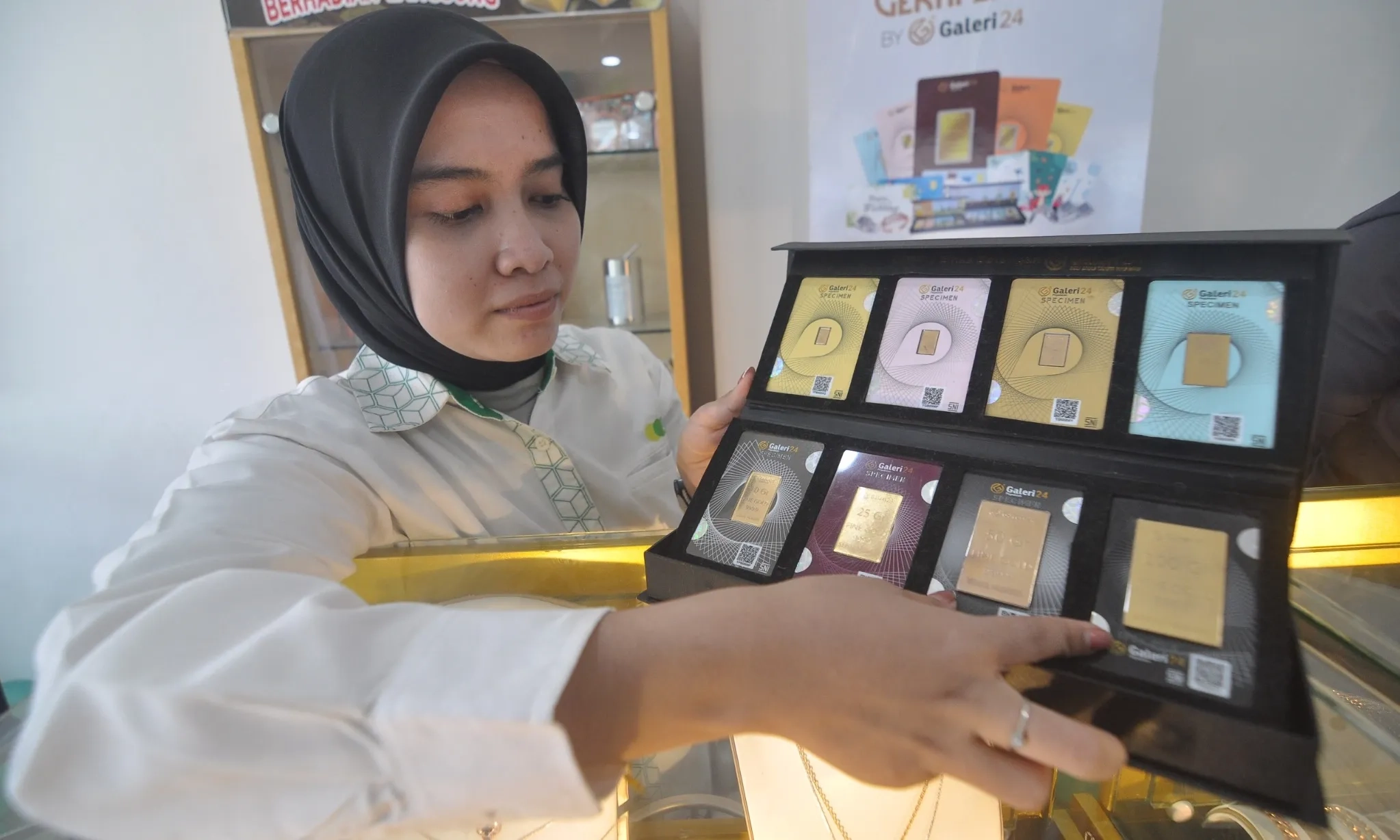 <p id="isPasted">Harga Emas Antam 20 Juni 2025 Turun Tipis Ke Rp1,936 Juta</p>