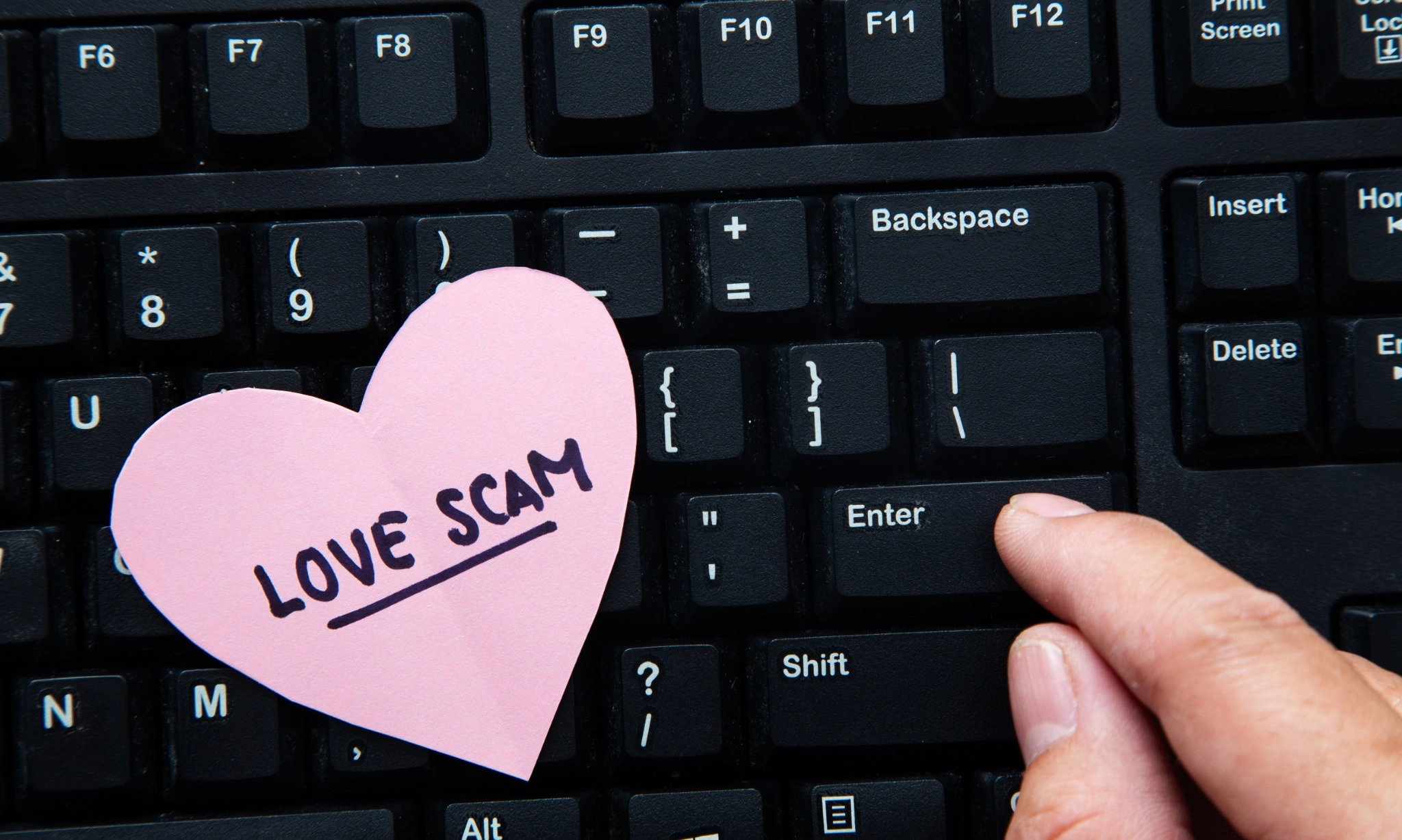 <p id="isPasted">Satgas PASTI Ungkap Ciri-Ciri Calon Korban Yang Disukai Pelaku Penipuan</p>