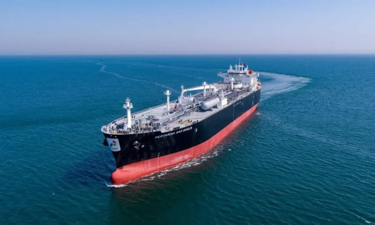 <p>Pengalihan Rute Kapal Pertamina Ke Oman Dan India Berpotensi Tingkatkan Ongkir</p>