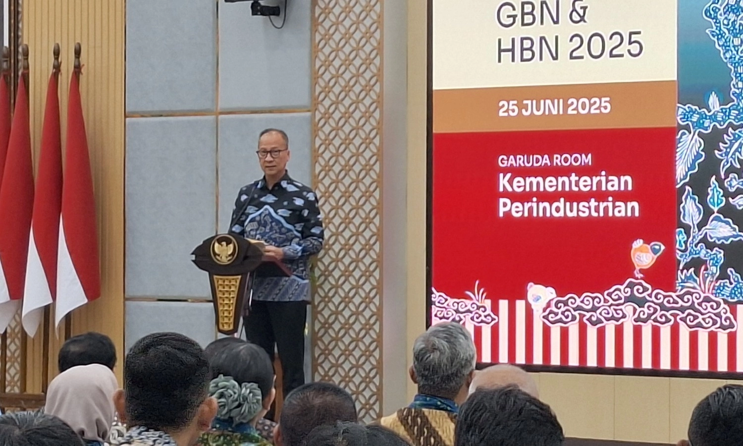 <p id="isPasted">Kemenperin Dorong Industri Batik Berinovasi Untuk Tembus Pasar Global</p>