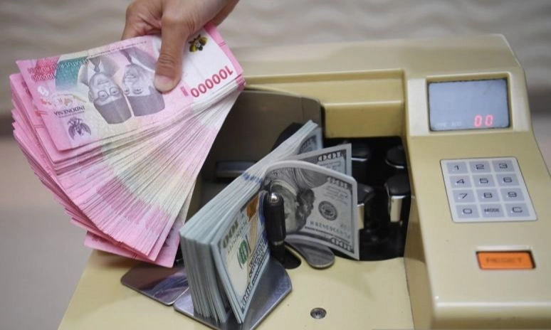 <p id="isPasted">Rupiah Bangkit Lagi Terbawa Situasi Geopolitik Yang Berangsur Damai</p>