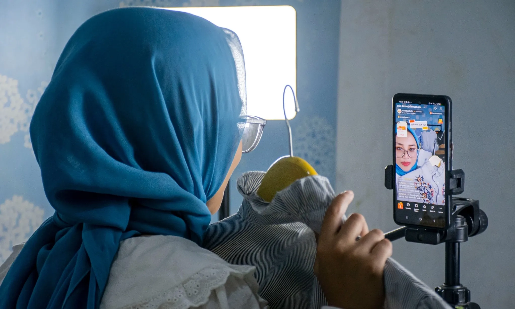 <p id="isPasted">Soal Pajak <em>E-Commerce</em>, Ekonom: Belajar dari DST Kanada, Kebijakan Jangan Parsial!</p>