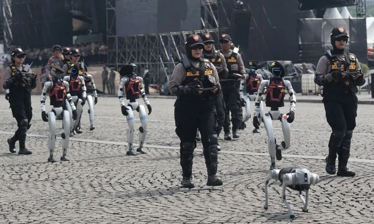 <p id="isPasted">Polri Jelaskan Alasan Hadirkan Robot Polisi Di Monas</p>