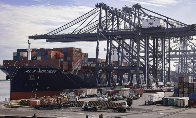 <p>BPS: Kinerja Dagang Indonesia Mei 2025 Surplus US$4,3 Miliar</p>