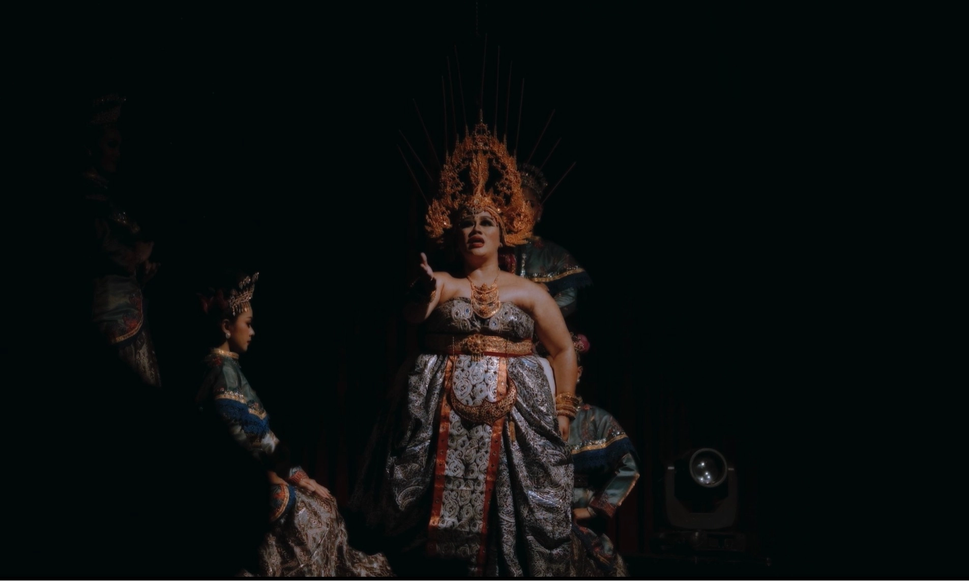 <p dir="ltr" id="isPasted">Film Dokumenter <em>Jagad&#39;e Raminten </em>Angkat Kisah Ikon Kuliner Yogyakarta</p>