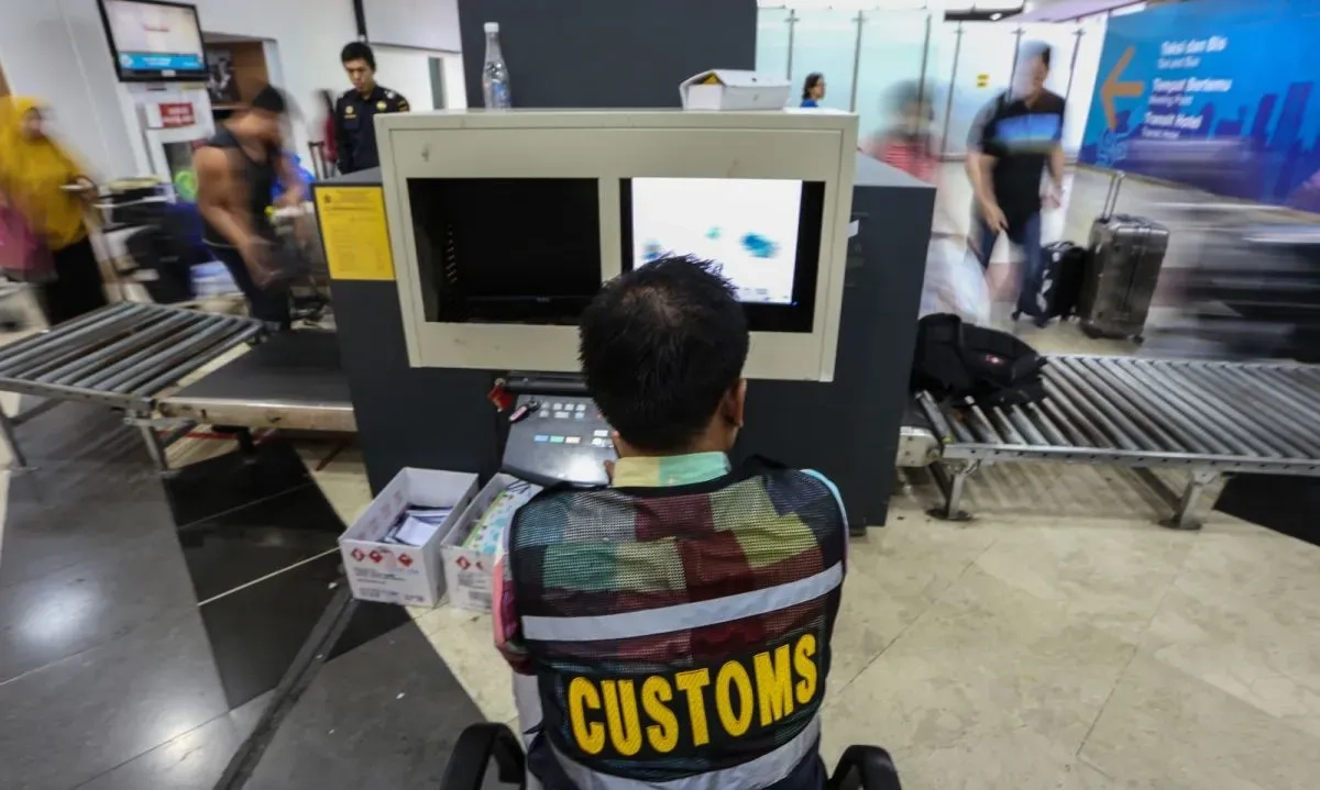 <p>Resmi Berlaku! DJBC Klaim PMK 25/2025 Mudahkan Impor Barang Pindahan</p>