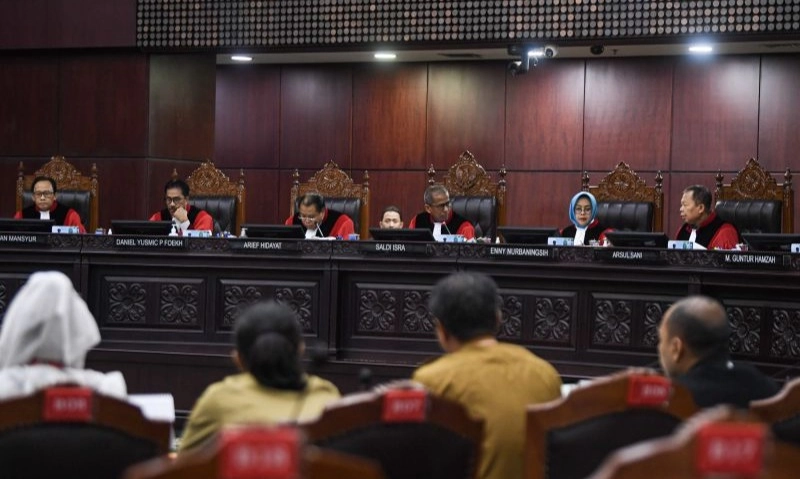 <p>MK Hapus Larangan Pemantau Pemilu Lakukan Kegiatan Lain&nbsp;</p>