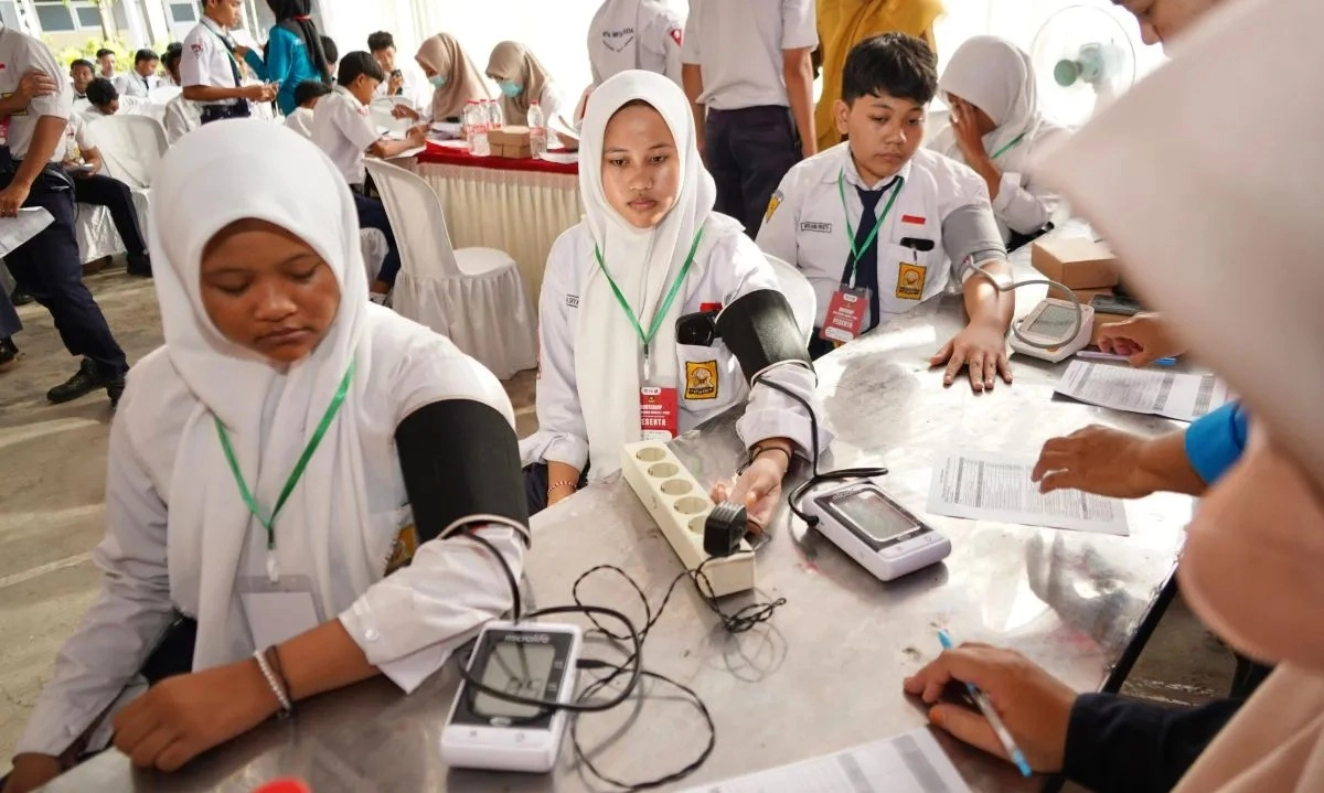 <p>Menteri Mu&#39;ti Sebut CKG Siswa Sekolah Mulai 1 Agustus</p>