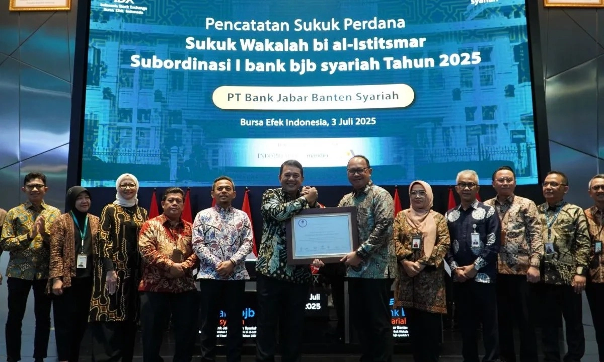 <p id="isPasted">Bank BJB Syariah Catatkan Sukuk Perdana Rp300 M Di BEI</p>