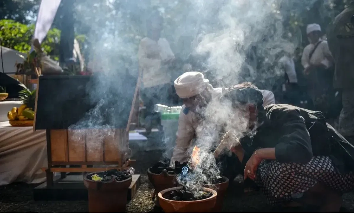 <p>UU KSDAHE Belum Akomodir Hak Masyarakat Adat, Kawasan Hutan Terancam</p>