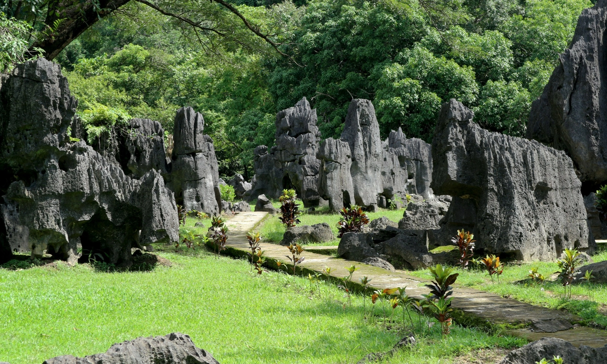 <p>Empat Poin Penting Pelestarian Situs Leang-Leang</p>