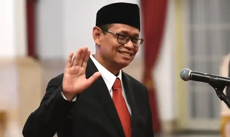 <p id="isPasted">Wamen ESDM Soal Tarif Resiprokal: Kita Harus <em>Cool</em></p>