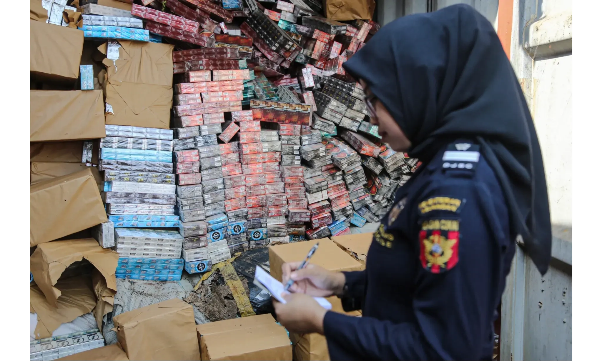 <p>Standarisasi Kemasan Rokok Tidak Picu Peredaran Rokok Ilegal</p>