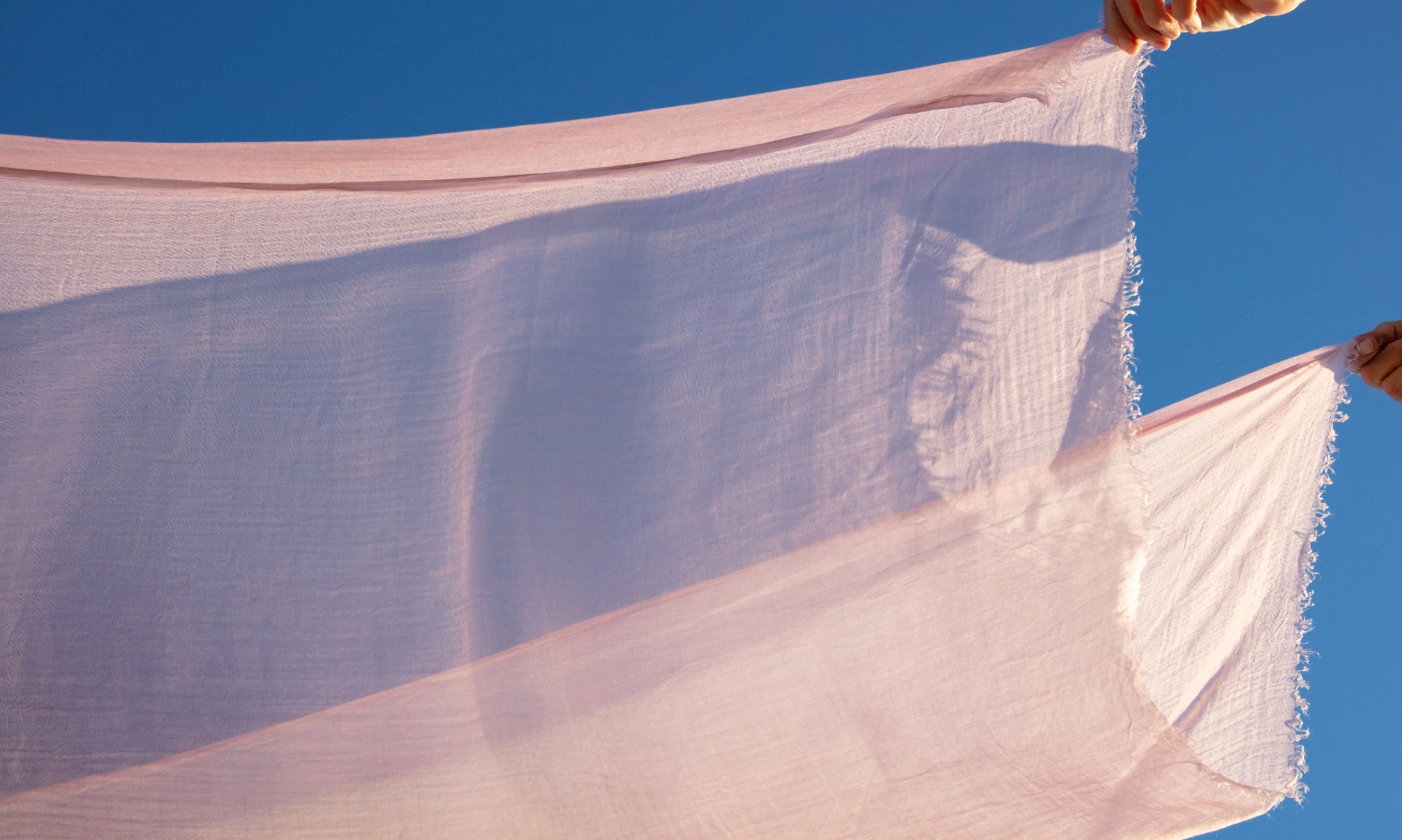 <p id="isPasted">Jangan Sembarang, Ini Tips Mencuci Hijab Agar Awet</p>