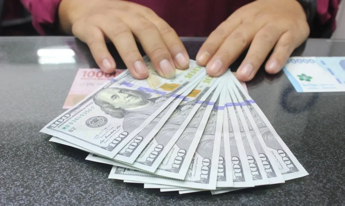 <p dir="auto" id="isPasted">Balik Arah, Investor Asing Jual Instumen Domestik Rp7,9 T di Pekan Kedua Juli</p>