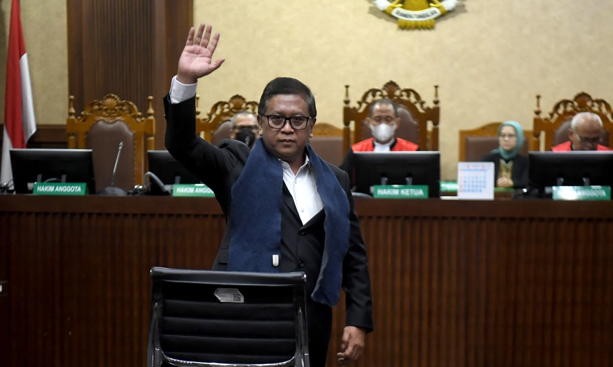 <p>KPK Tetap Ingin Hasto Dihukum 7 Tahun</p>